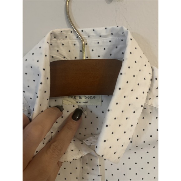 RAG & BONE WOMENS WHITE BUTTON DOWN WITH BLUE STAR PATTERN 100% Cotton SIZE Sm - Picture 3 of 7